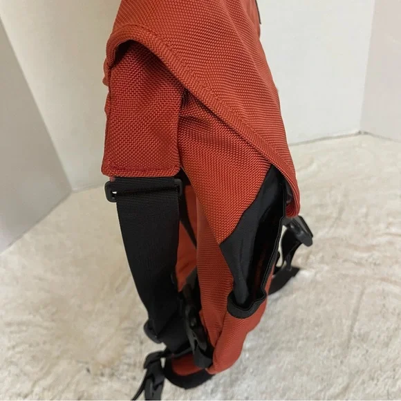 Patagonia Half Mass Laptop Messenger Bag Commuter Briefcase Orange Black - Picture 15 of 16